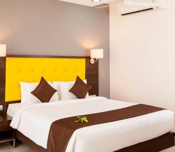 Amenda Prime Near Igi Airport