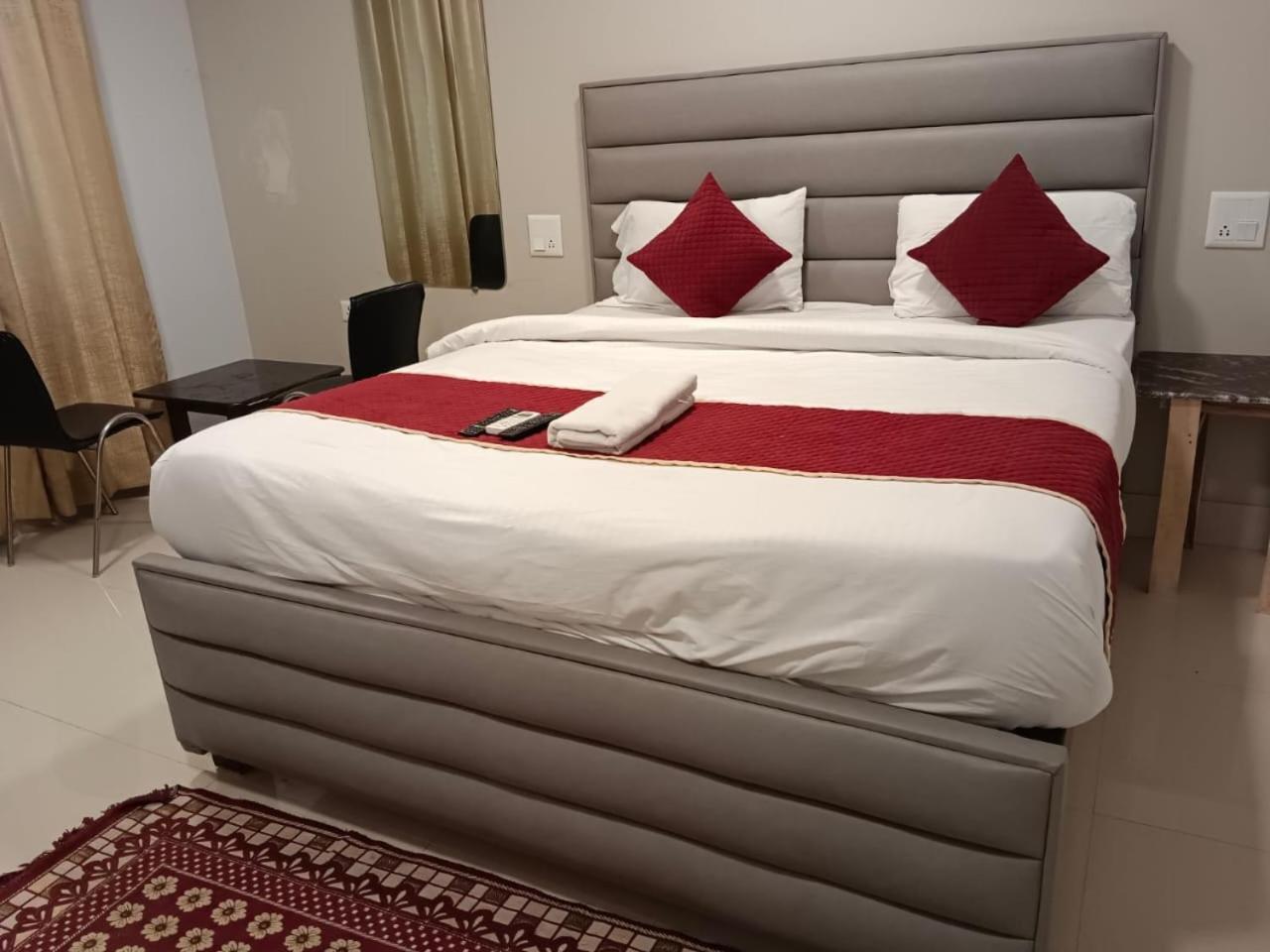 Hotel Amenda Prime Near Igi Airport 5*